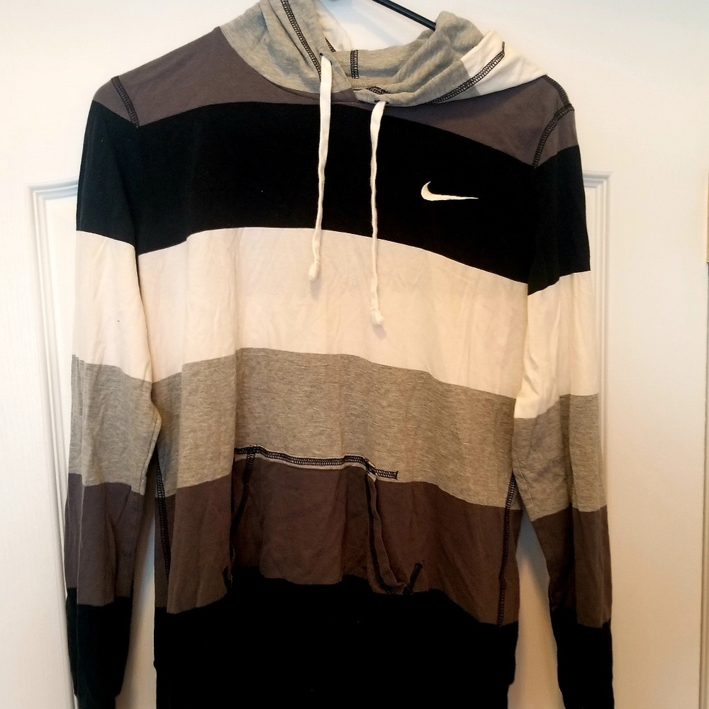 NWOT WOMENS NIKE LARGE HOODED TOP